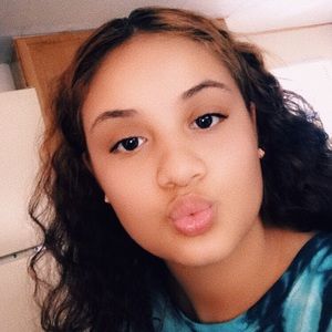 Meet your Posher, Rosalys